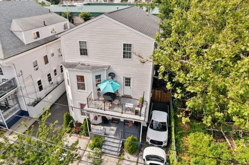 91 Peace St, Providence RI 02907-1550 exterior