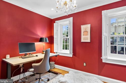 1528 Swann St, Washington DC 20009-5535 exterior