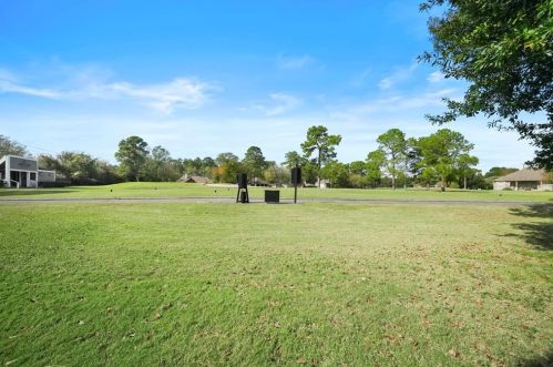 150 Golfview Dr, Montgomery TX 77356-8804 exterior