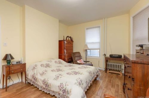 1842 Holland Ave, Bronx NY 10467-8709 exterior