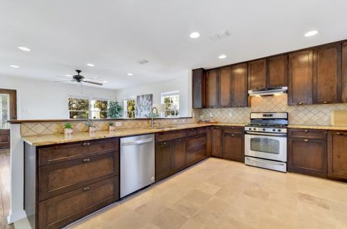 218 Fletcher St, Austin TX 78704-5031 exterior