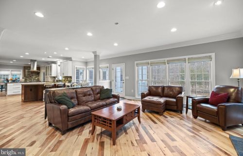 951 Rhonda Pl, Leesburg VA  20175-5632 exterior