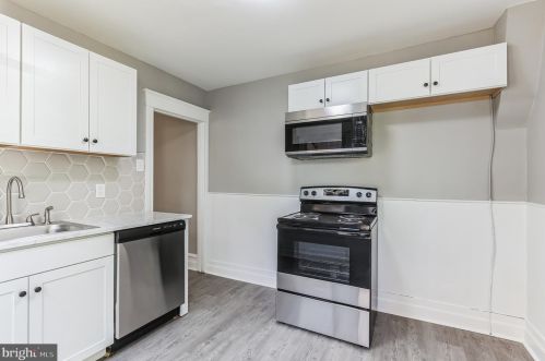 565 Jefferson Ave, Pottstown PA 19464-4721 exterior