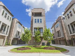 1919 Shearn St, Houston, TX 77007-3905