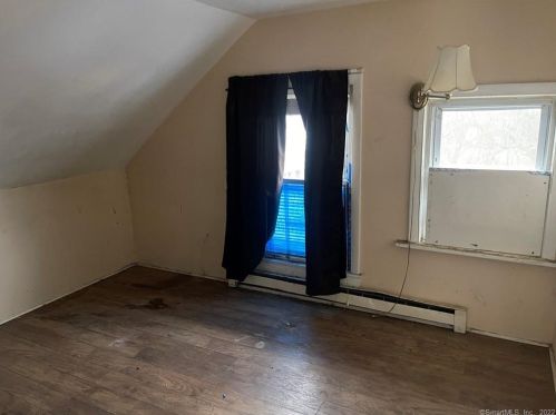 2 Lincoln Ave, Norwalk CT 06854-3709 exterior