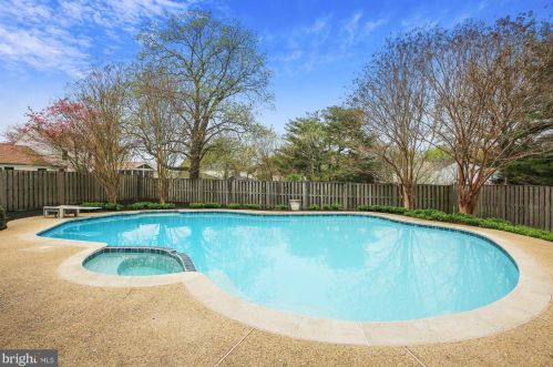 17441 Founders Mill Dr, Rockville MD exterior