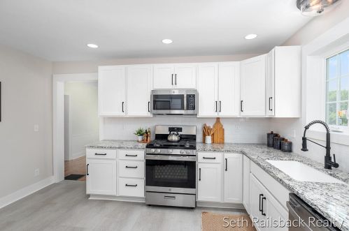 3247 Fulton St, Grand Rapids MI  49546-1302 exterior