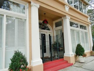 2800 Saint Charles Ave, New Orleans LA  70115-4420 exterior