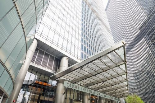 401 Wabash Ave, Chicago IL  60605-1208 exterior