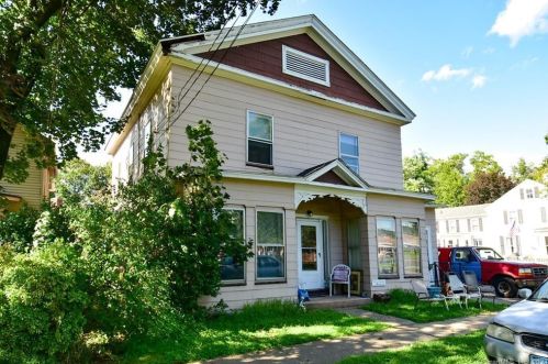 105 Maple St, Ellington CT  06029-3332 exterior