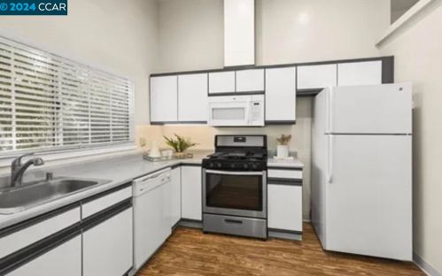 2141 East St, Concord CA  94520-2011 exterior