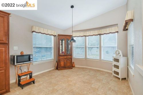 71 A St, Concord CA 94520-5304 exterior