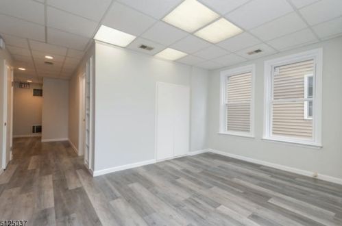 4 Maple Ave, Morristown NJ 07960-9437 exterior