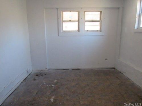 19 Bennett St, Middletown NY 10940-6412 exterior