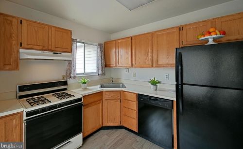 491 Silvia St, Trenton NJ  08628-3236 exterior