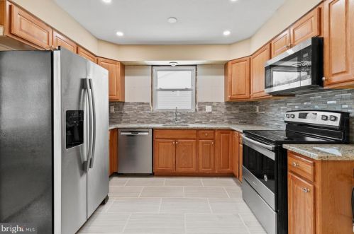 204 Blackfoot Trl, Browns Mills NJ 08015-6213 exterior