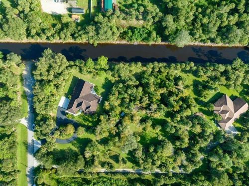 880 5 St, Naples FL 34117-2114 exterior