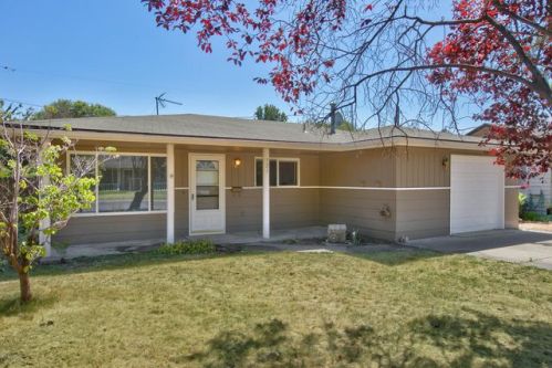 321 30th Ave, Yakima, WA 98902-2372