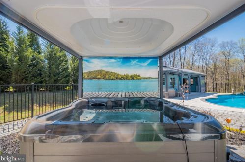 383 Connelly Rd, Rising Sun MD 21911-1009 exterior