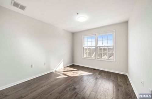 33 Forshee Cir, Montvale NJ 07645-1781 exterior