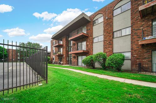 13703 Stewart Ave, Chicago IL  60827-1632 exterior