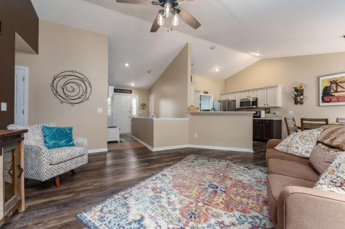 7362 Milan Dr, Kalamazoo MI 49024-3052 exterior