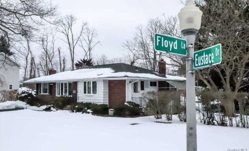 17 Eustace Dr, Commack NY 11725-5318 exterior