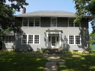 138 Larabee St, Horicon, WI 53032-1332