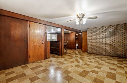 5655 Kenneth Ave, Chicago IL 60646-5907 exterior