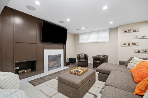 3753 Tripp Ave, Chicago IL 60803-1832 exterior