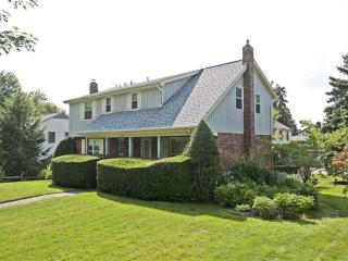 595 Harrogate Rd, Pittsburgh, PA 15241-2028