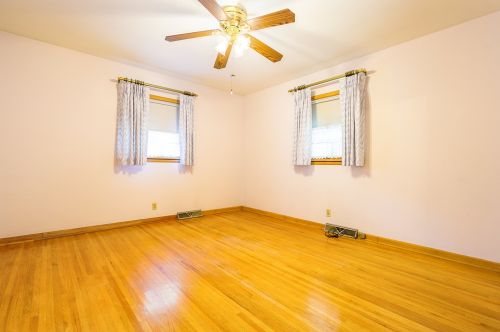 1305 Clara Ave, Joliet IL 60435-3935 exterior