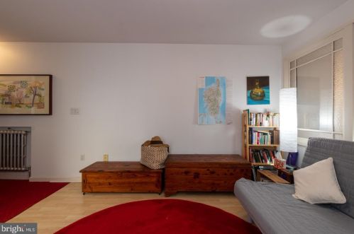 829 Catharine St, Philadelphia PA 19147-2716 exterior