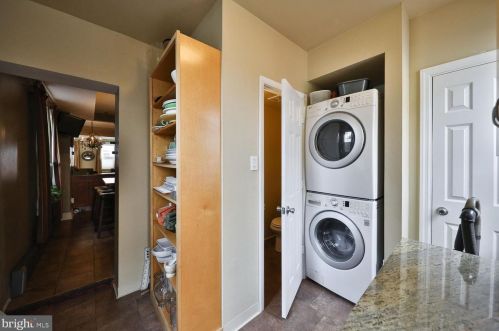 2237 Bainbridge St, Philadelphia PA 19147-2313 exterior