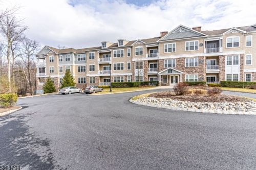 1201 Hale Dr, Wharton, NJ 07885-4222