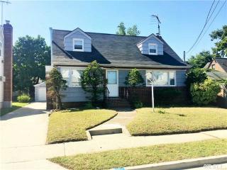 212 Beech St, Valley Stream NY  11580-4904 exterior