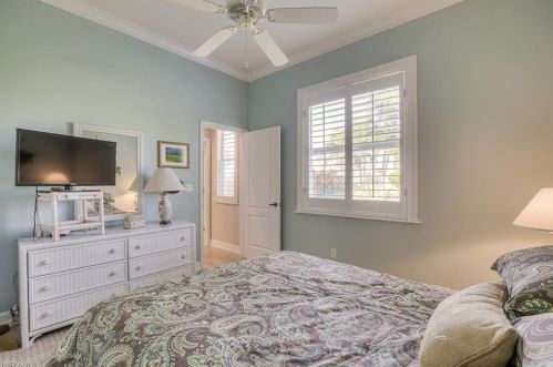 212 Palmetto Dunes Cir, Naples FL 34113-7562 exterior