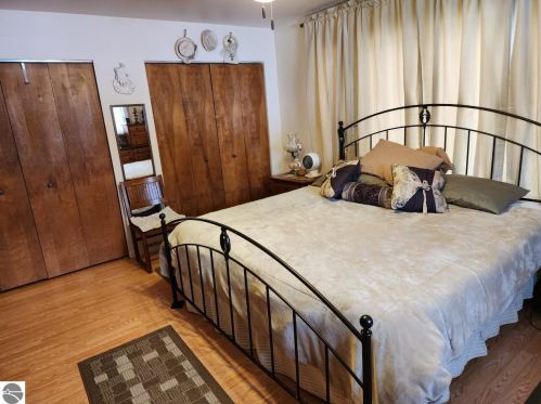 740 Witbeck Dr, Clare MI 48617-9721 exterior