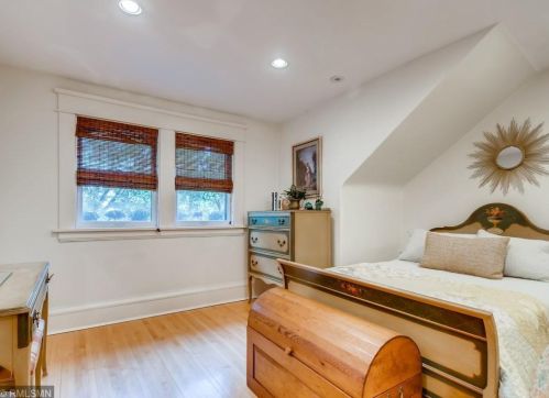 1882 Feronia Ave, Saint Paul MN 55104-3550 exterior