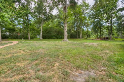 1113 Southwood Dr, Huntsville TX 77340-2452 exterior