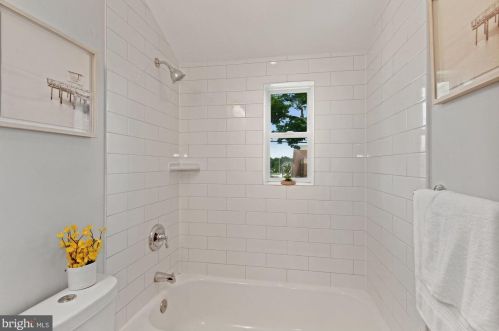 12914 Evanston St, Rockville MD 20853-3002 exterior