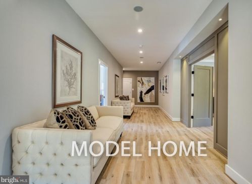 1713 Macon St, Mc Lean VA  22101-5130 exterior