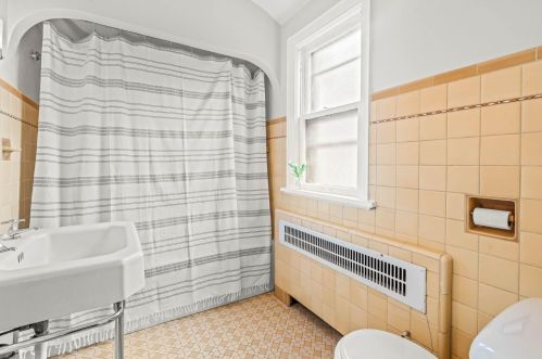 439 Oklahoma Ave, Milwaukee WI 53207-3076 exterior