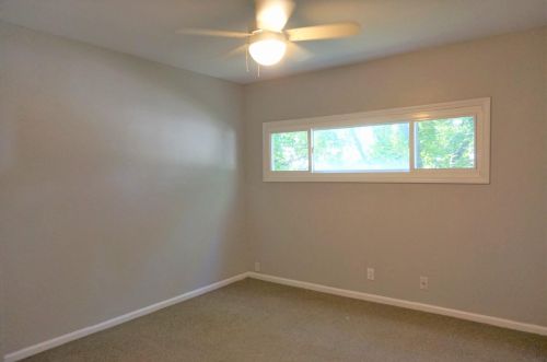 405 Sugar Ln, Milwaukee WI 53217-3843 exterior