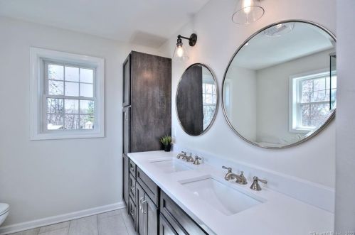 26 Bauer Pl, Westport CT 06880-4101 exterior