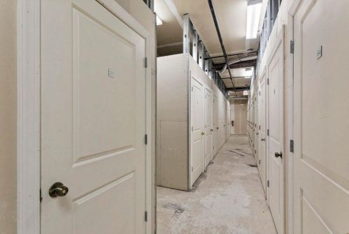 606 Wisconsin Ave, Milwaukee WI  53202-4600 exterior