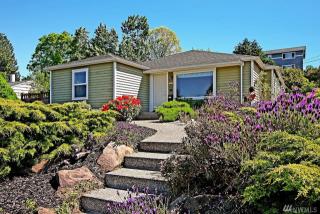 3256 46th Ave, Seattle WA  98105-5323 exterior