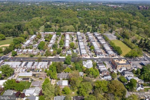 5817 Henry Ave, Philadelphia PA  19128-1702 exterior