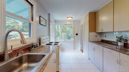 3680 Alani Dr, Honolulu HI 96822-1404 exterior