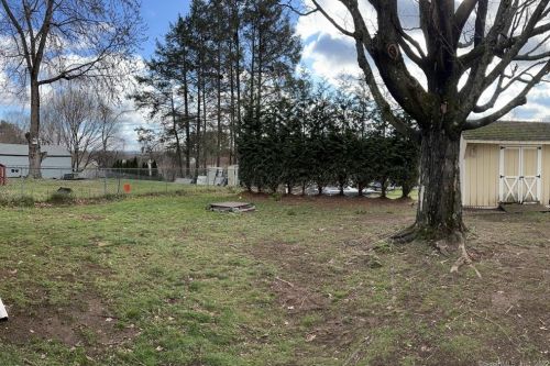 96 Country Club Rd, New Britain CT  06053-1022 exterior